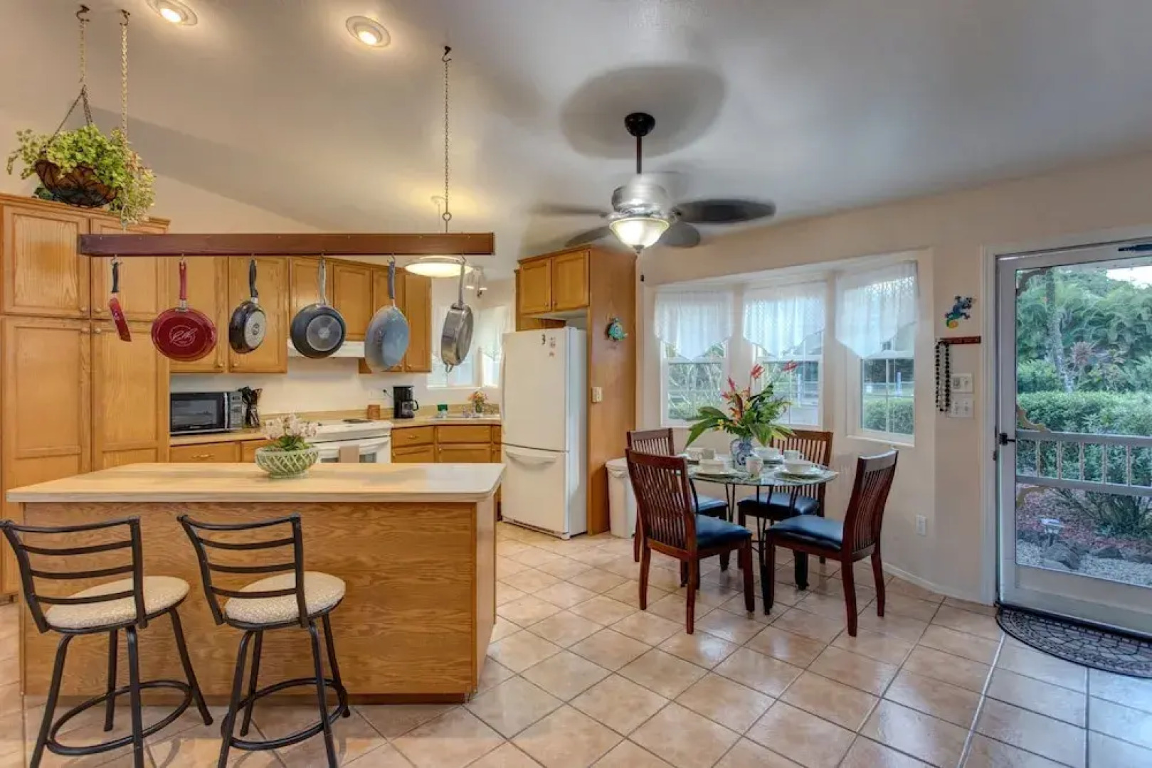 Hale O Makani 3 Bedroom Home by RedAwning