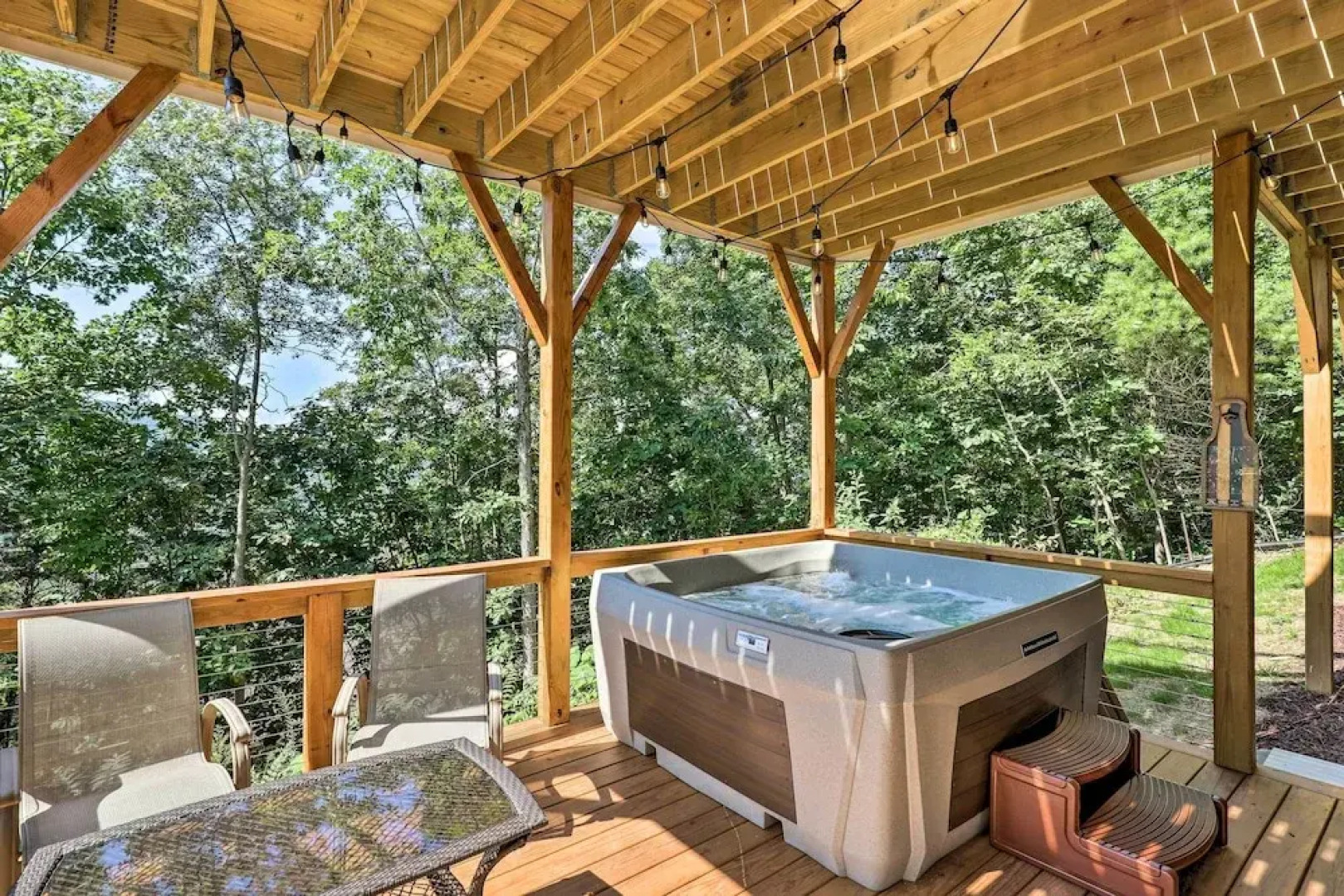 Escape w/ Hot Tub, Mtn Views: 5 Mi to Urban Trail