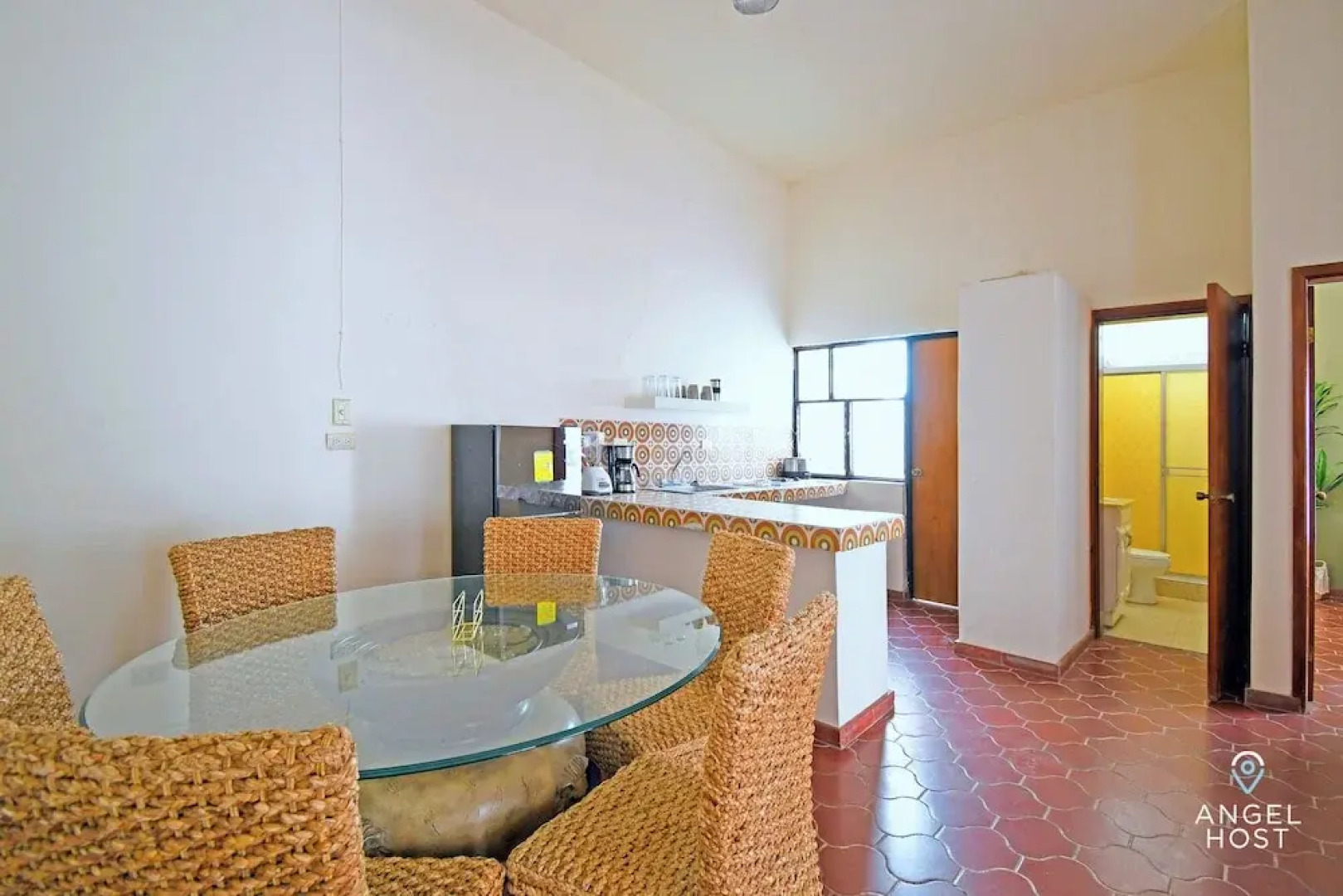 Colorful Zen APTs 2 Blocks to the Beach