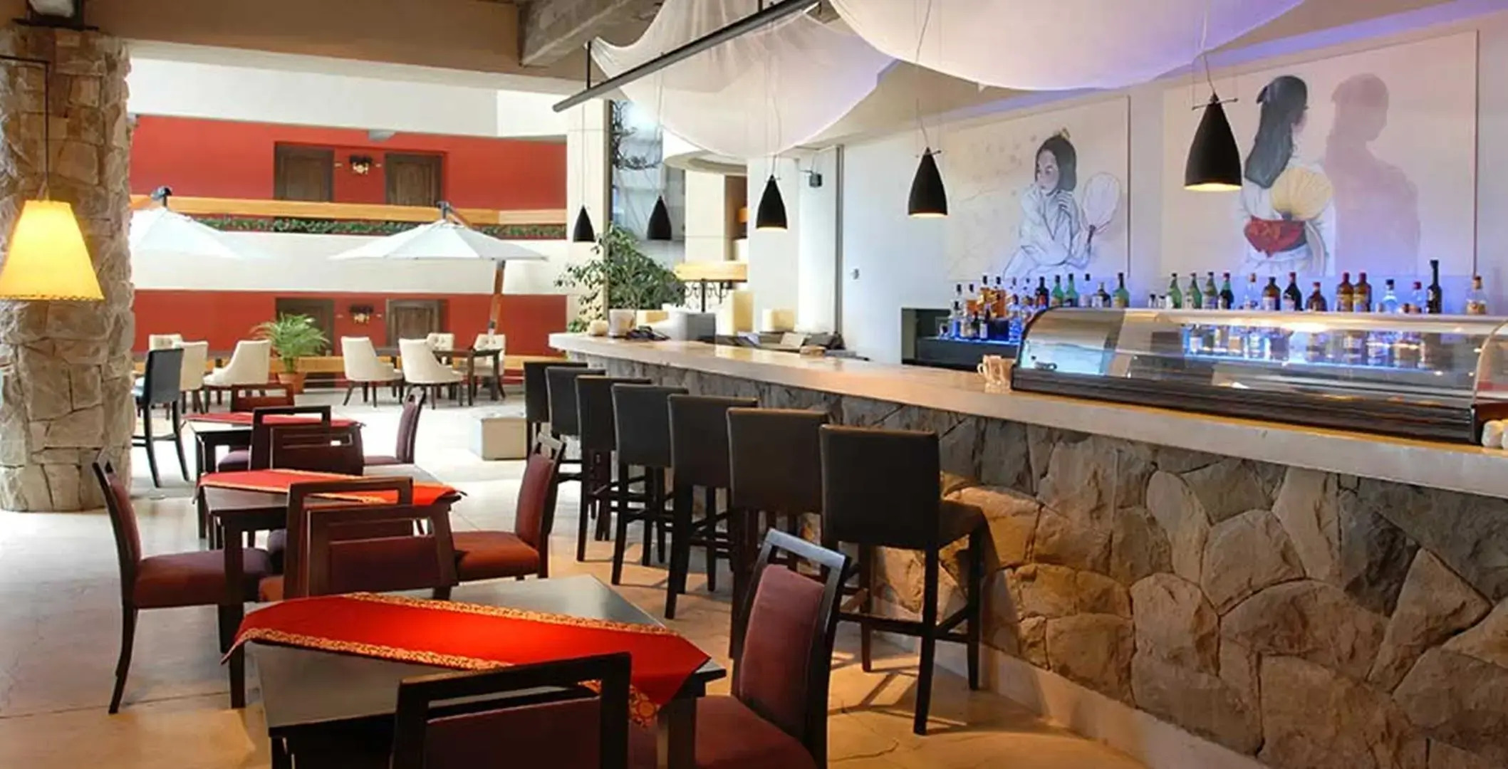 Cacique Inacayal Lake & Spa Hotel