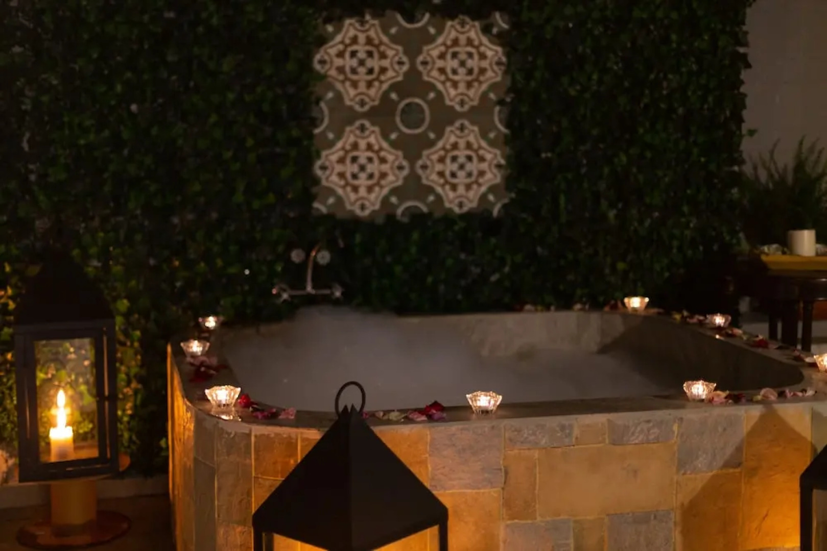 Quindeloma Art Hotel And Gallery