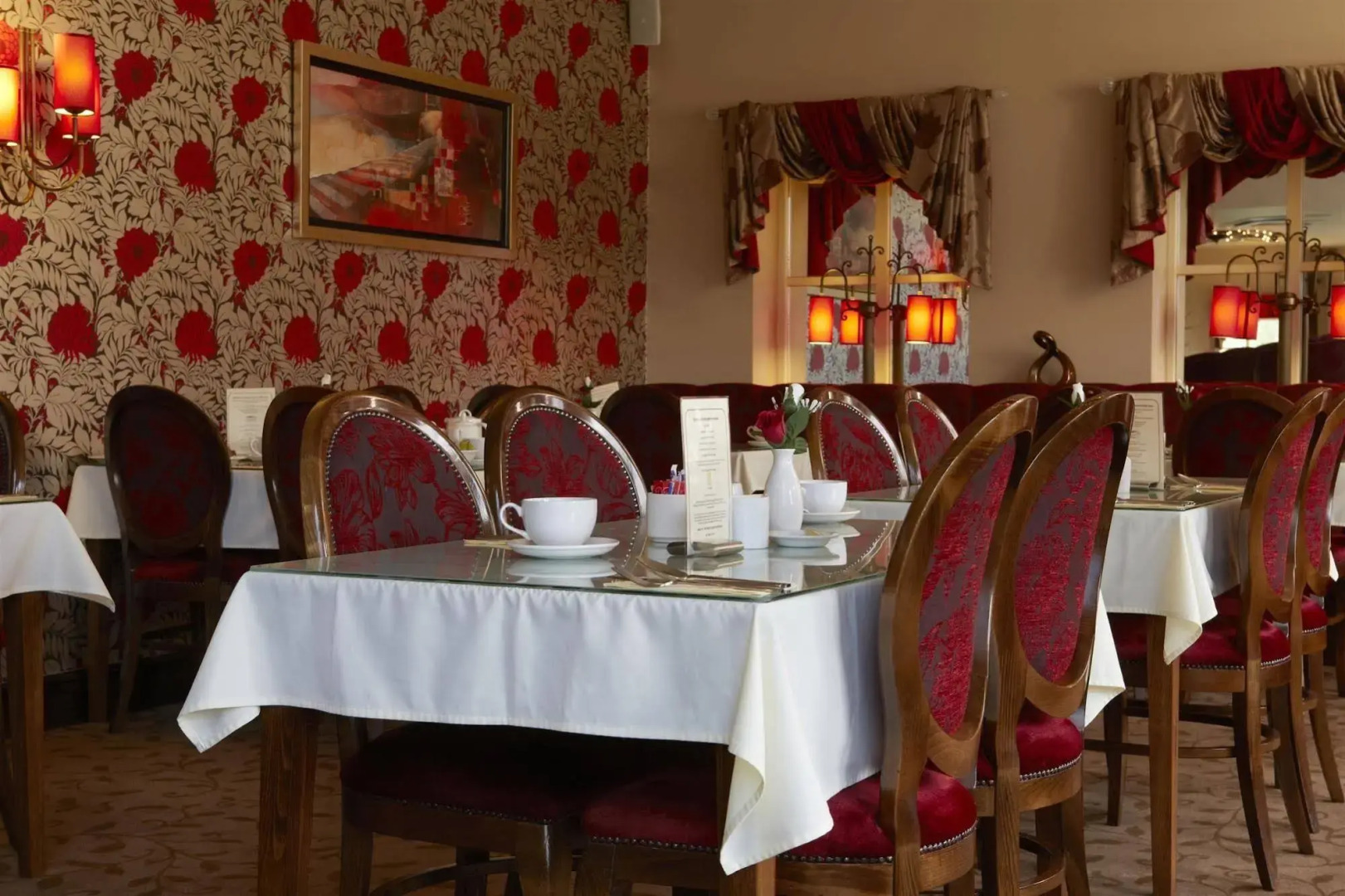 Best Western Plus Pastures Hotel