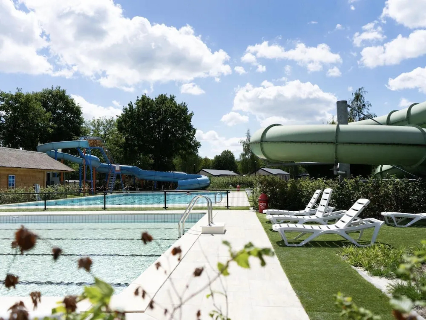 Modern Chalet With Combi Microwave Near Efteling