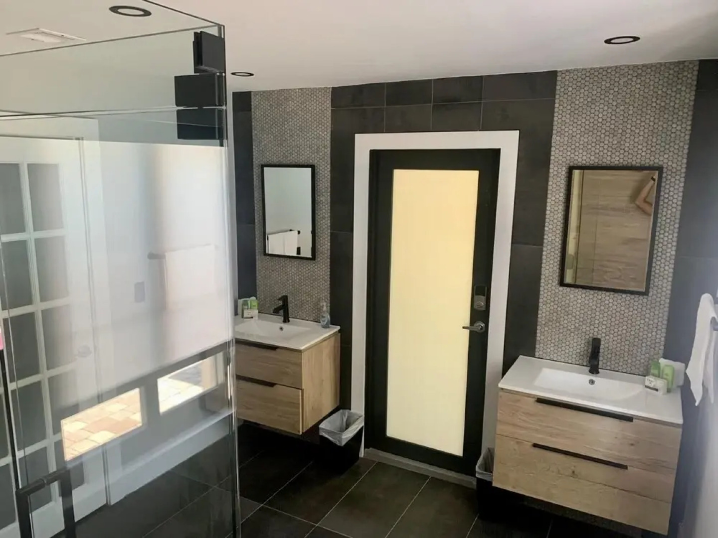 Fantastic 3 Bedroom Heated Salt Pool Home 3 Blocks From Wilton Drive