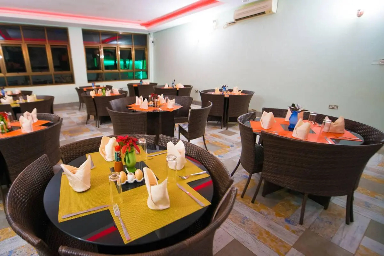 Ci'Sand Suites Hotel