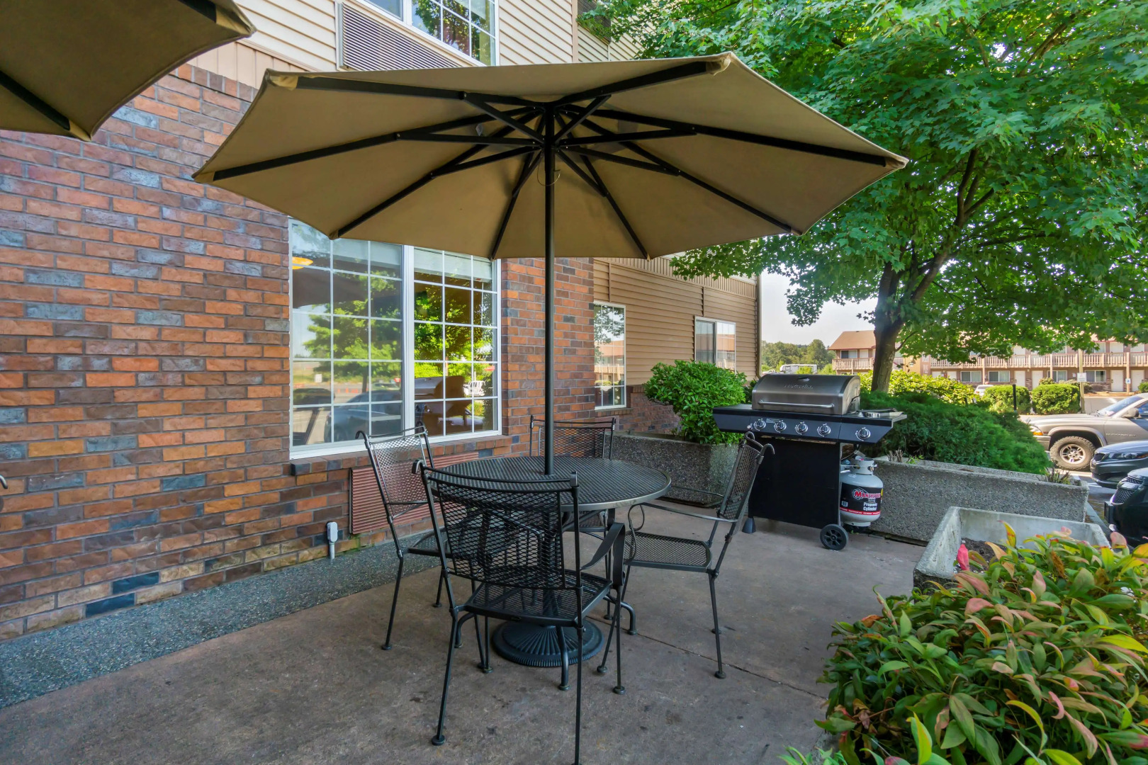 Best Western Plus Park Place Inn & Suites