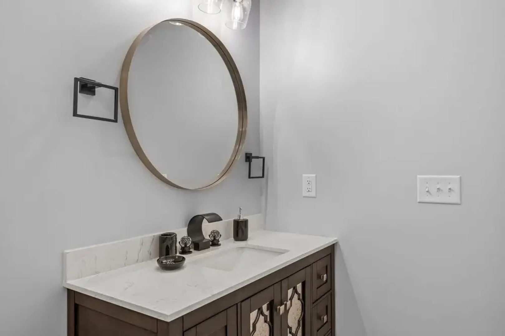 Shell Point 2 Bedroom Condo by RedAwning