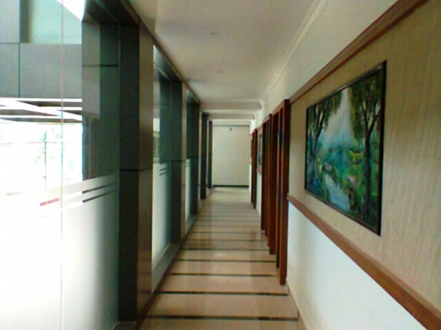 Holiday Hill Hotel & Suites