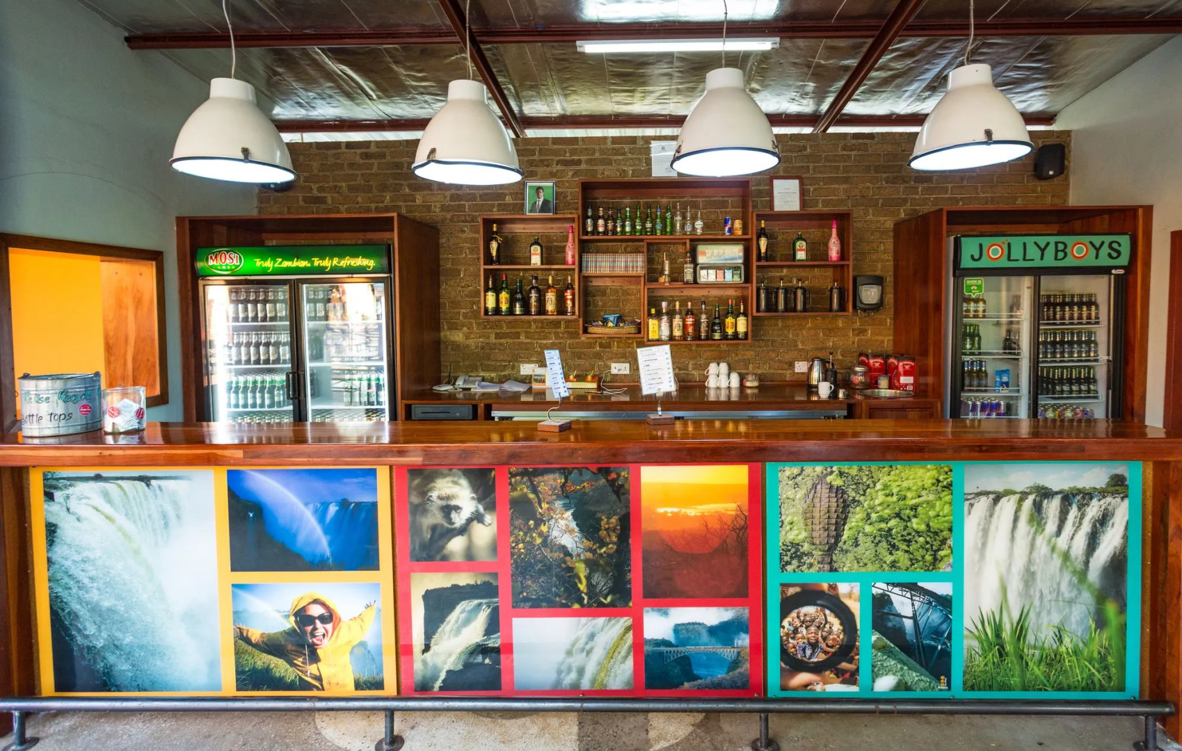 Jollyboys Backpackers