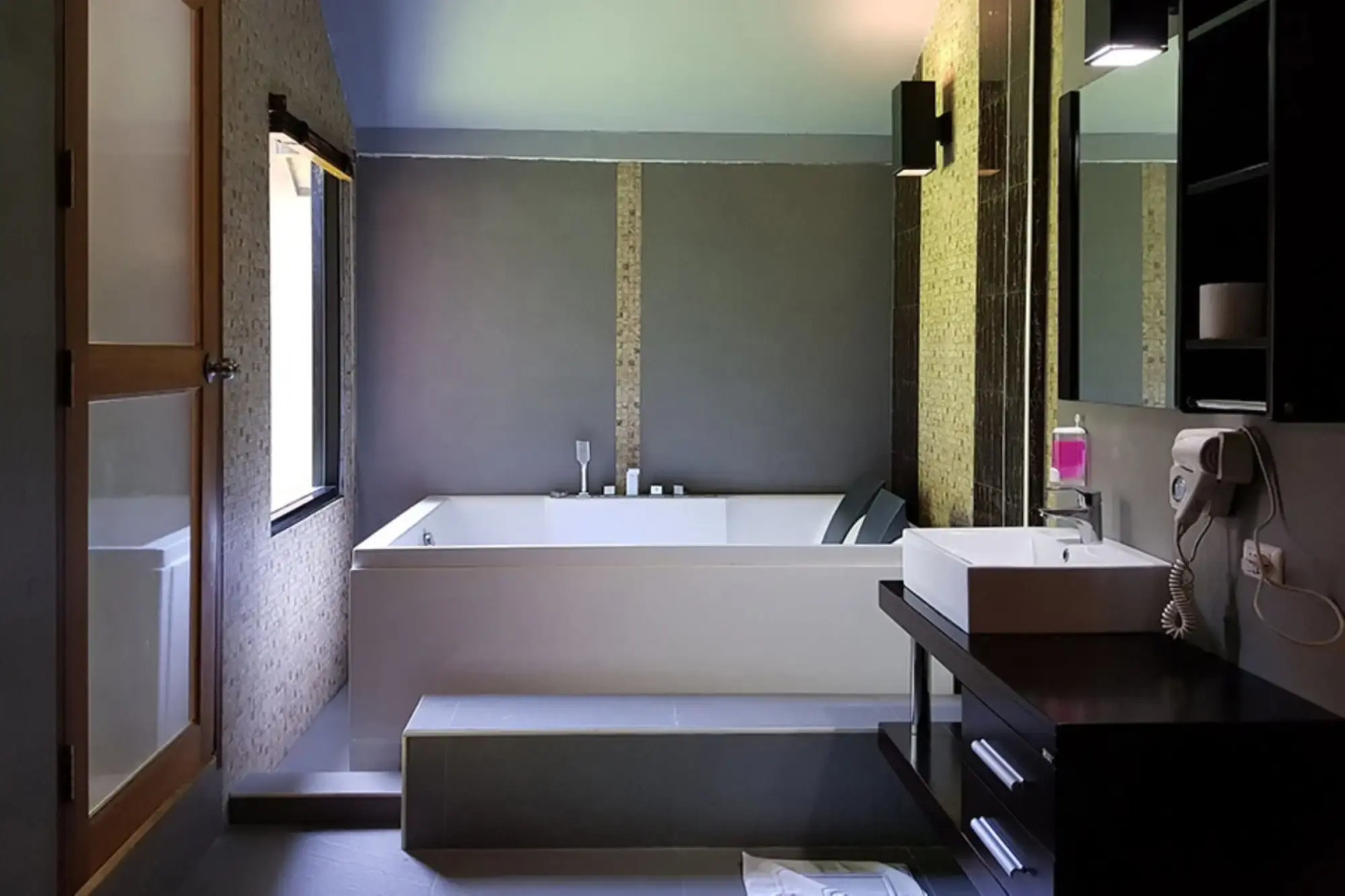 The Grace Amphawa Resort