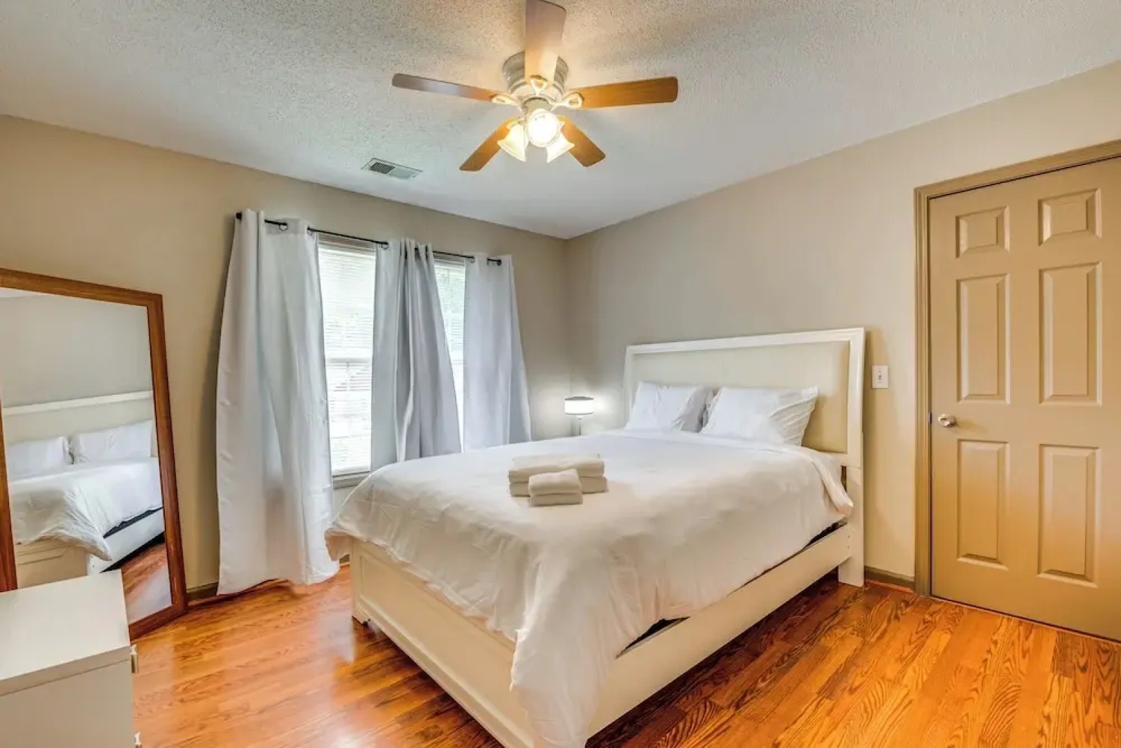 5 Mi to Lake Acworth: Georgia Gem w/ Private Patio