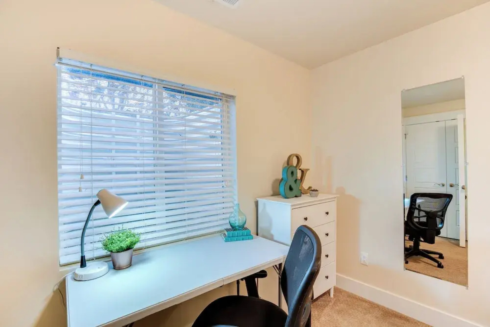 Modern Lehi Apartment: 2 Mi to Thanksgiving Point