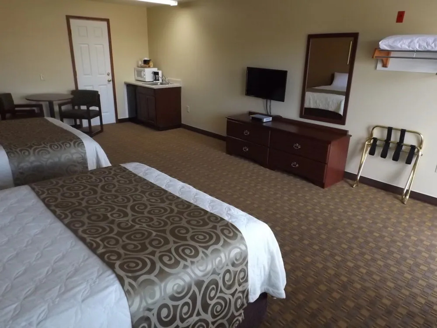 GuestHouse Inn & Suites Montesano