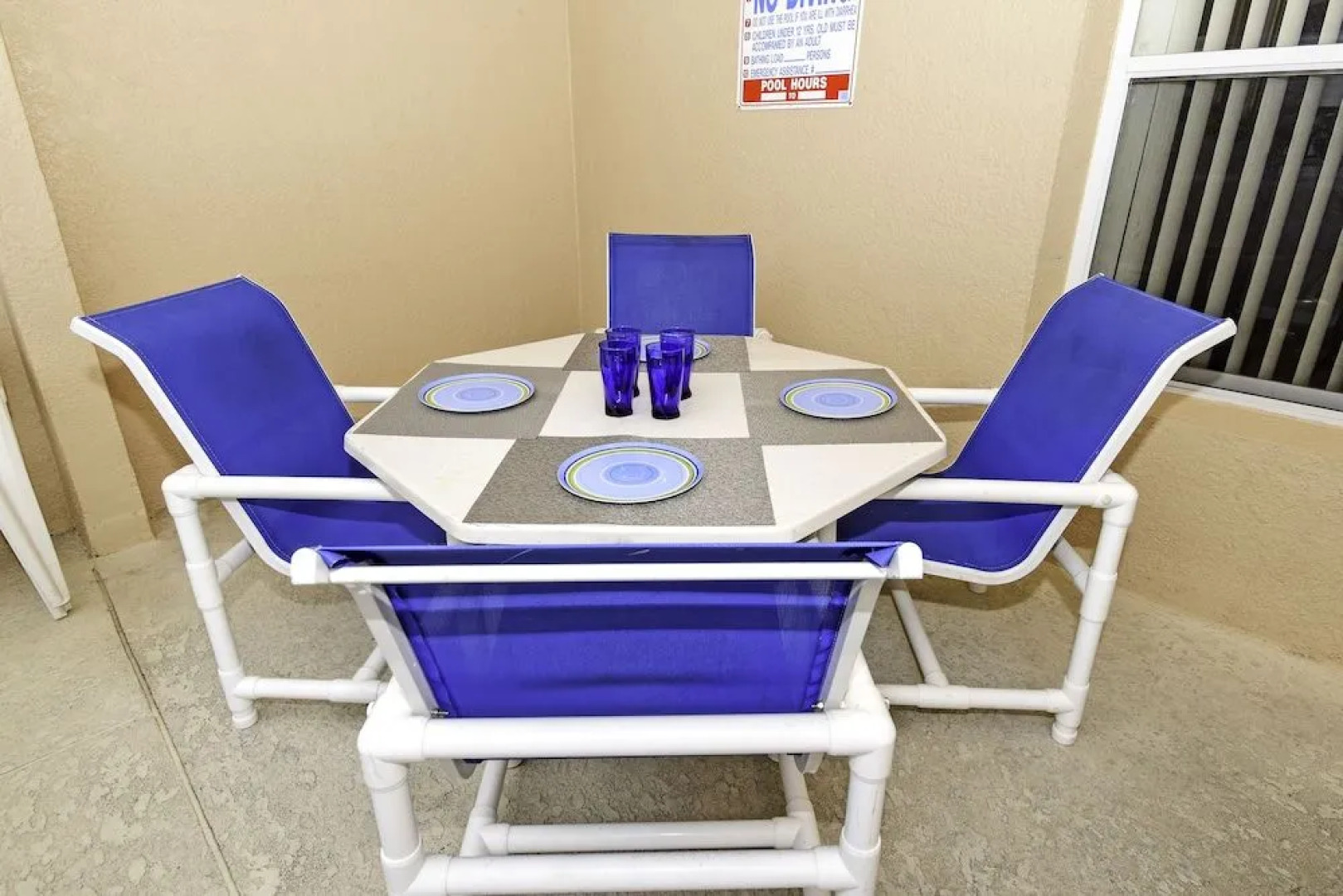 T914BD Hillside Courtyard 4 Br villa by RedAwning