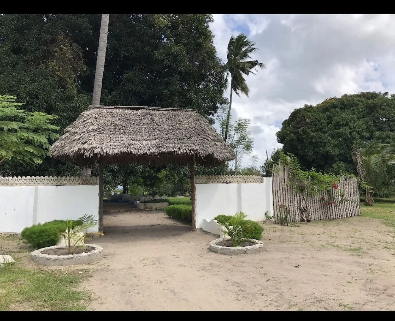 Sea Front Mafia Lodge