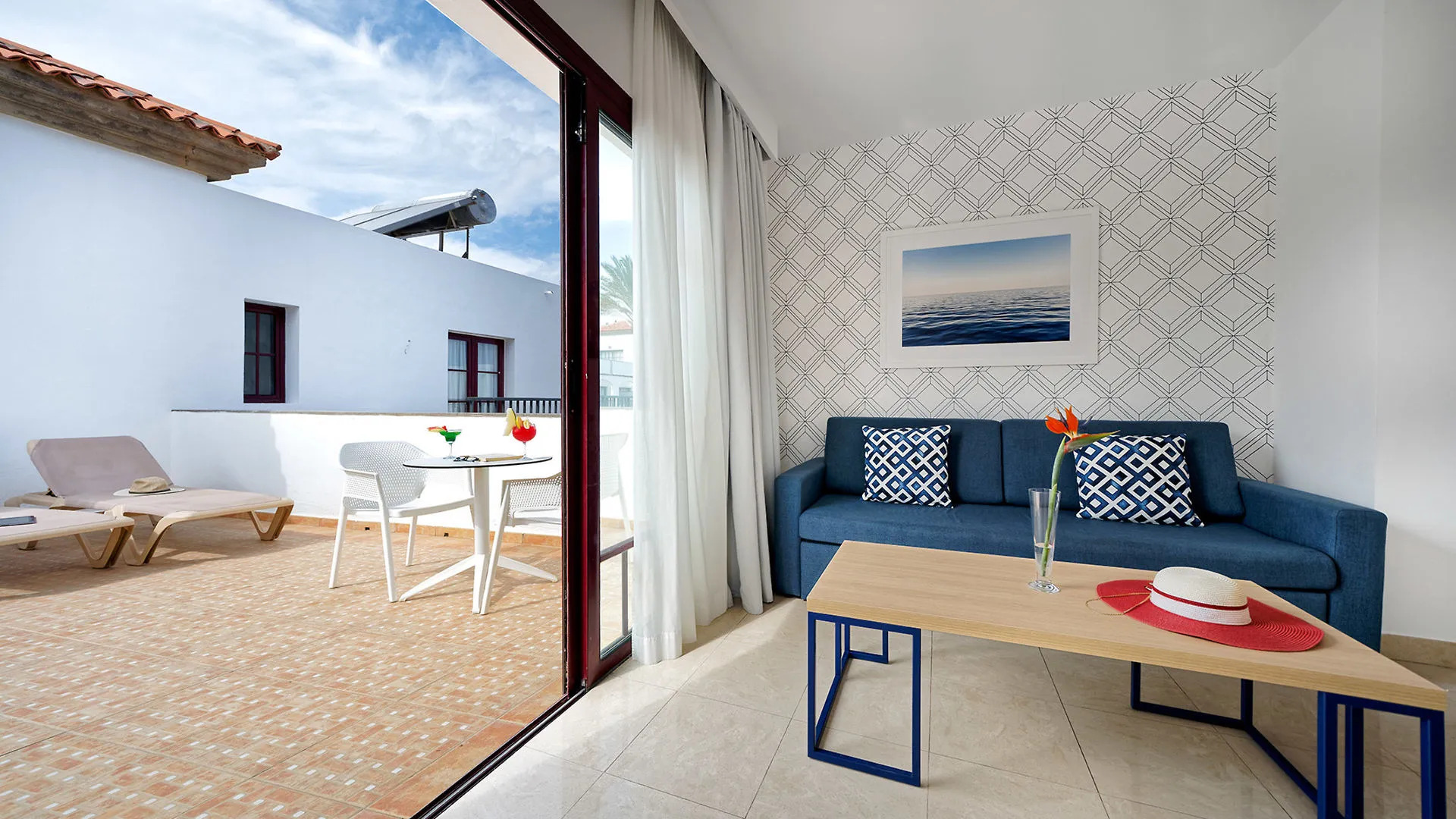 Отель Broncemar Beach Suites