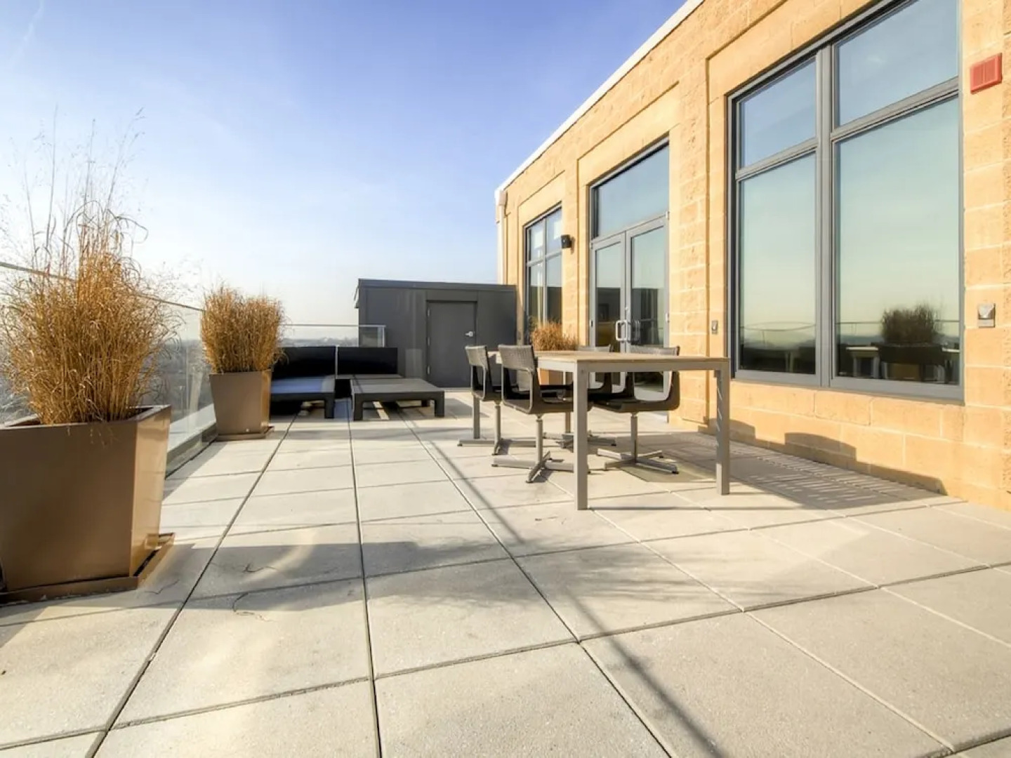 Global Luxury Suites at Fair St