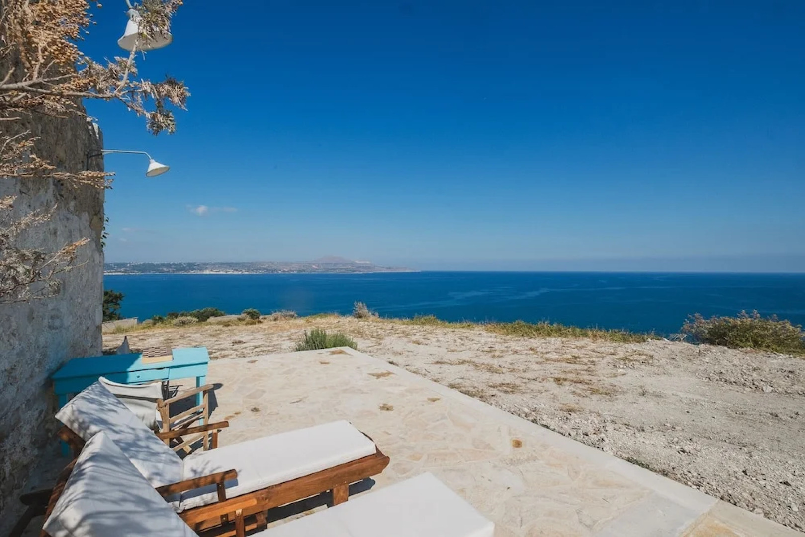 Karavos View - A Unique Artists' Hideaway Paradise