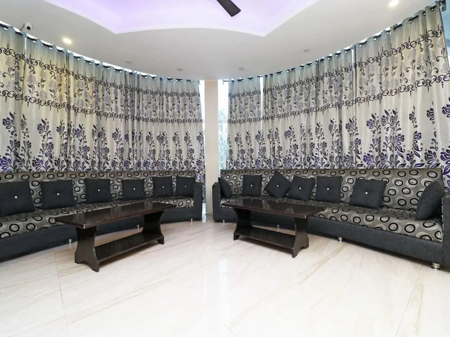 OYO 29383 Hotel Heaven Heights