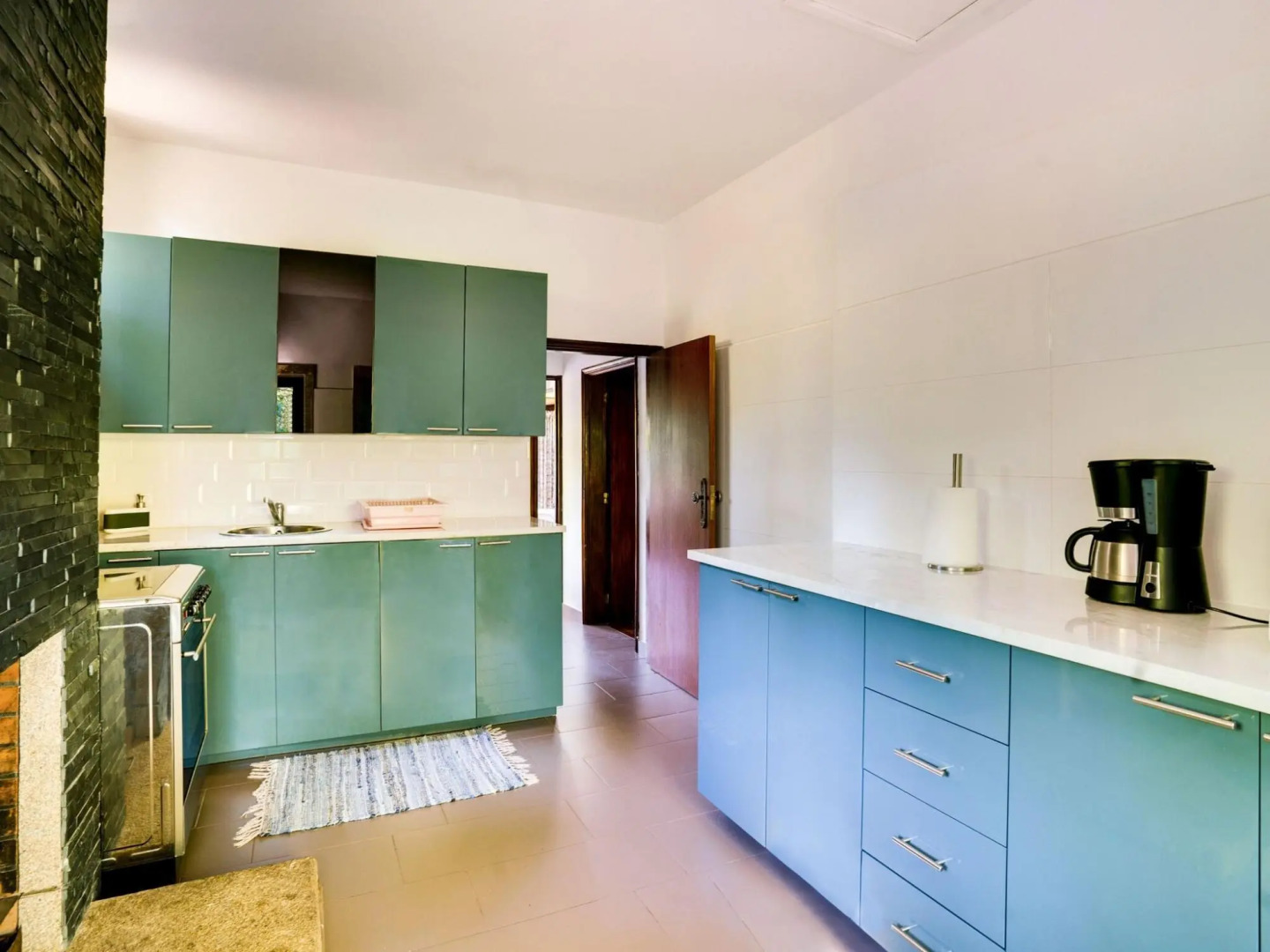 Cottage With Shared Pool