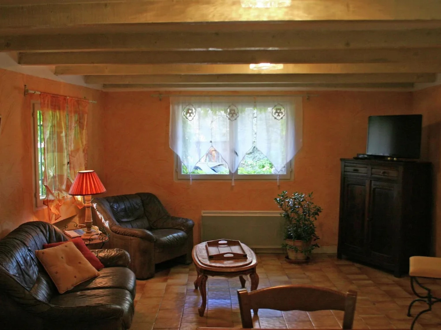 Alluring Cottage in Barjols With Roofed Terrace