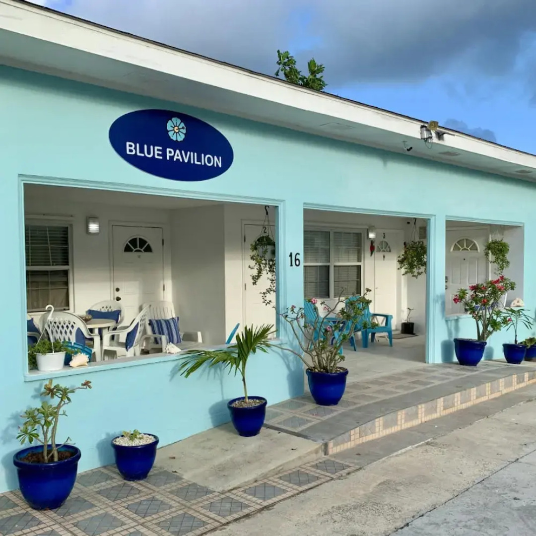 3 Suites Free Breakfast Steps to Beach