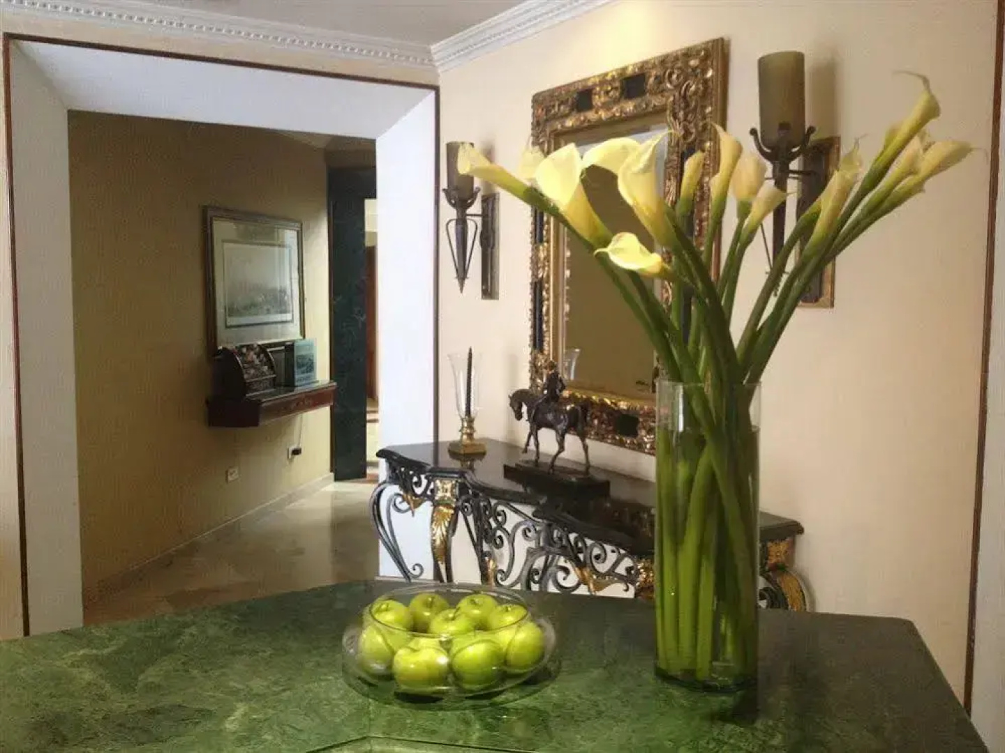 La Colina Suites Hotel