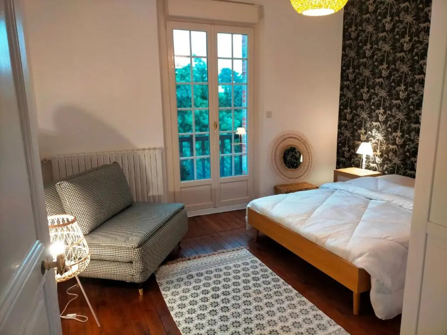 Villa bord de mer avec piscine couverte, bain nordique, salle de jeux.