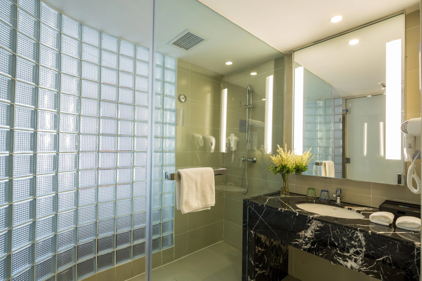 Holiday Inn Express Daocheng Yading