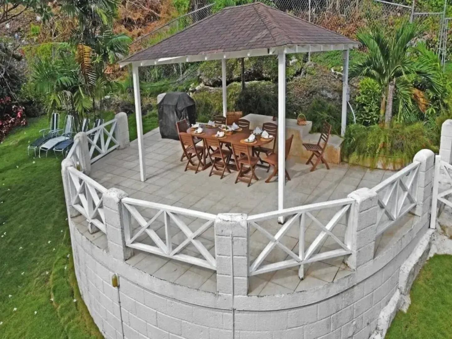 Sea Symphony Barbados - 6 B R Beachfront Villa w Staff