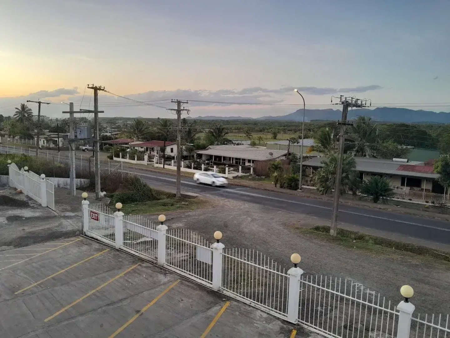 White Diamond Apartment