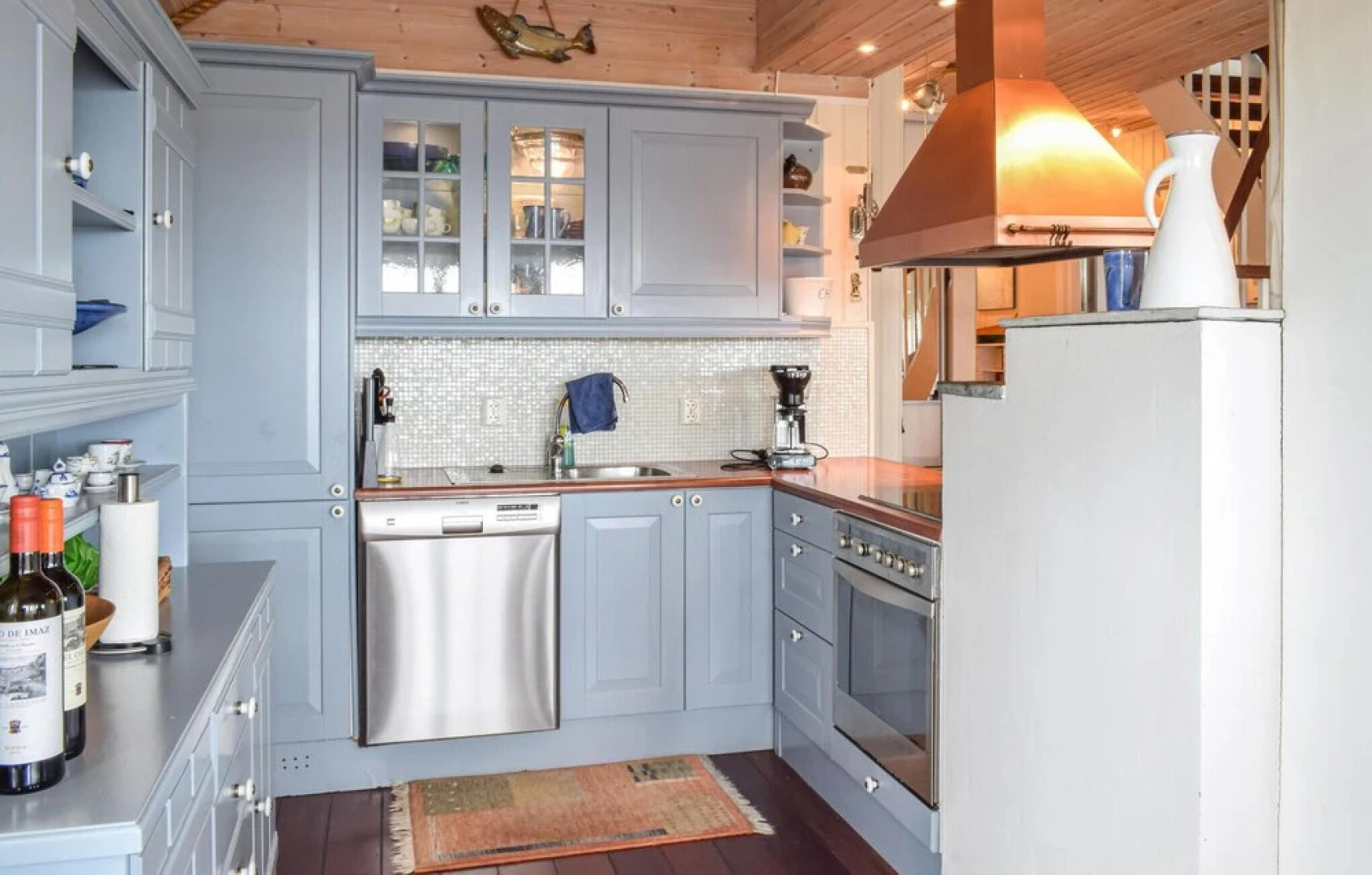 Nice Home in Bekkjarvik With 4 Bedrooms and Wifi