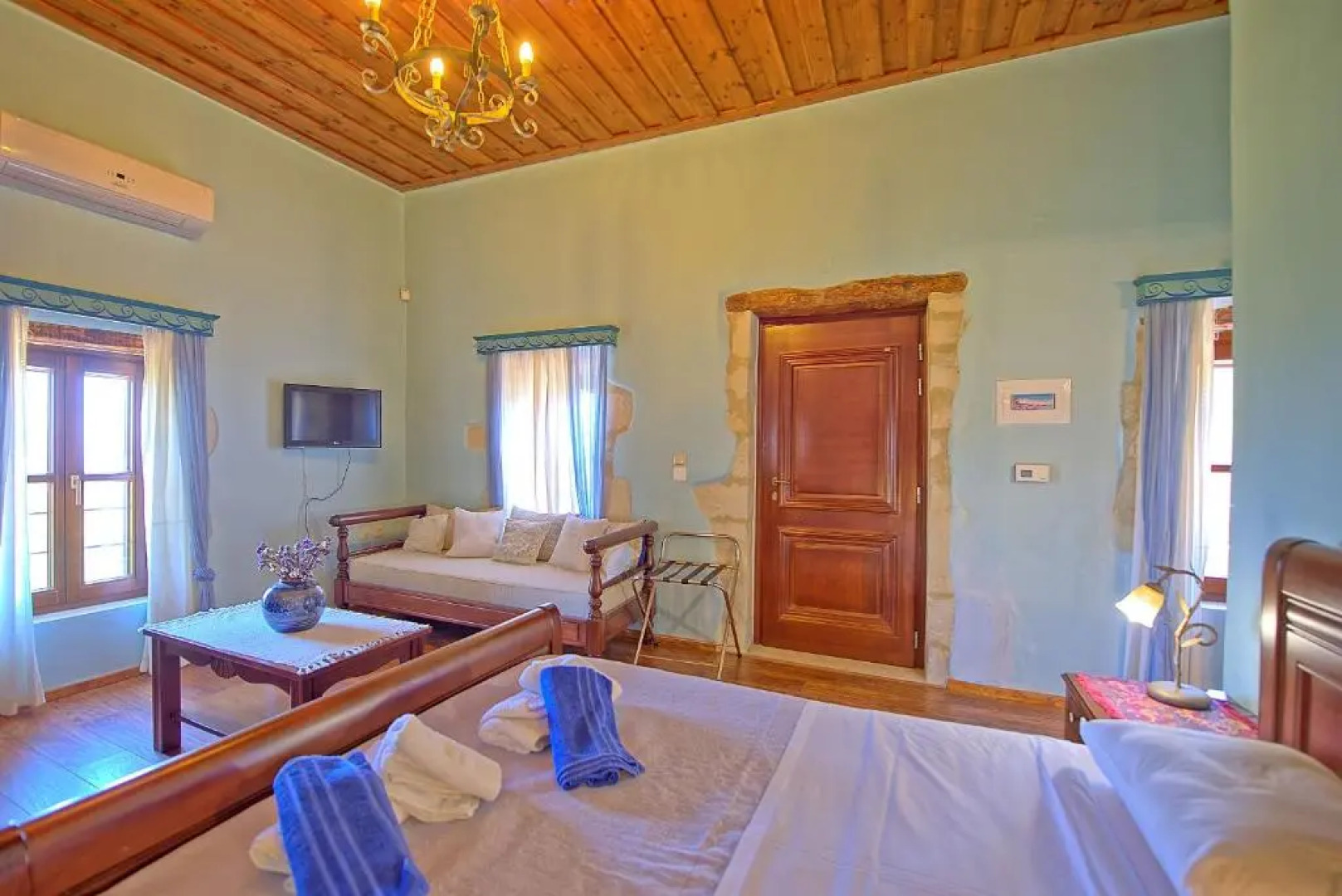 Villa Rodanthi by MediterraneanVillas