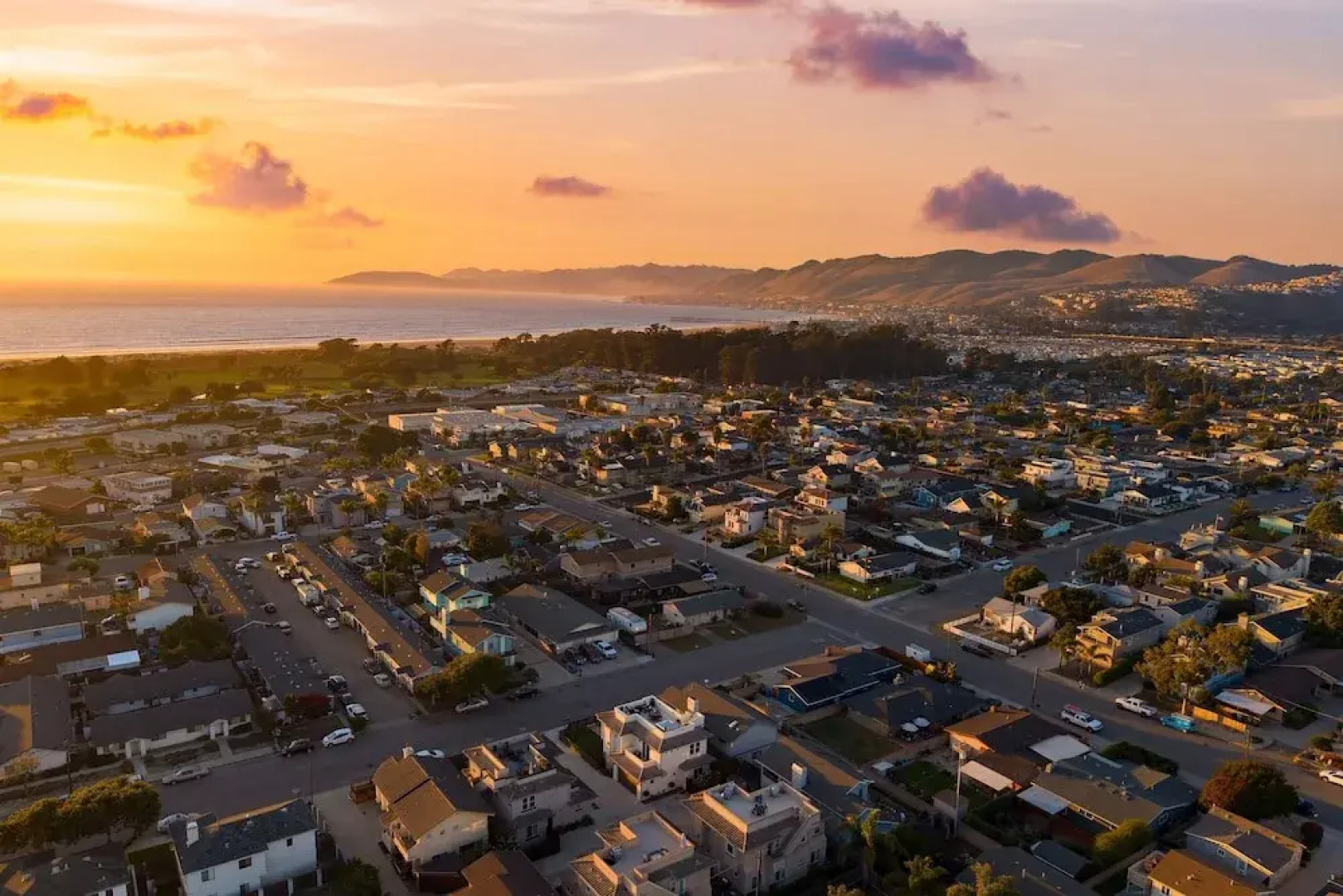 Sunset Serenity by Avantstay Rooftop w Hot Tub Fire Pit 3 Blocks to Beach