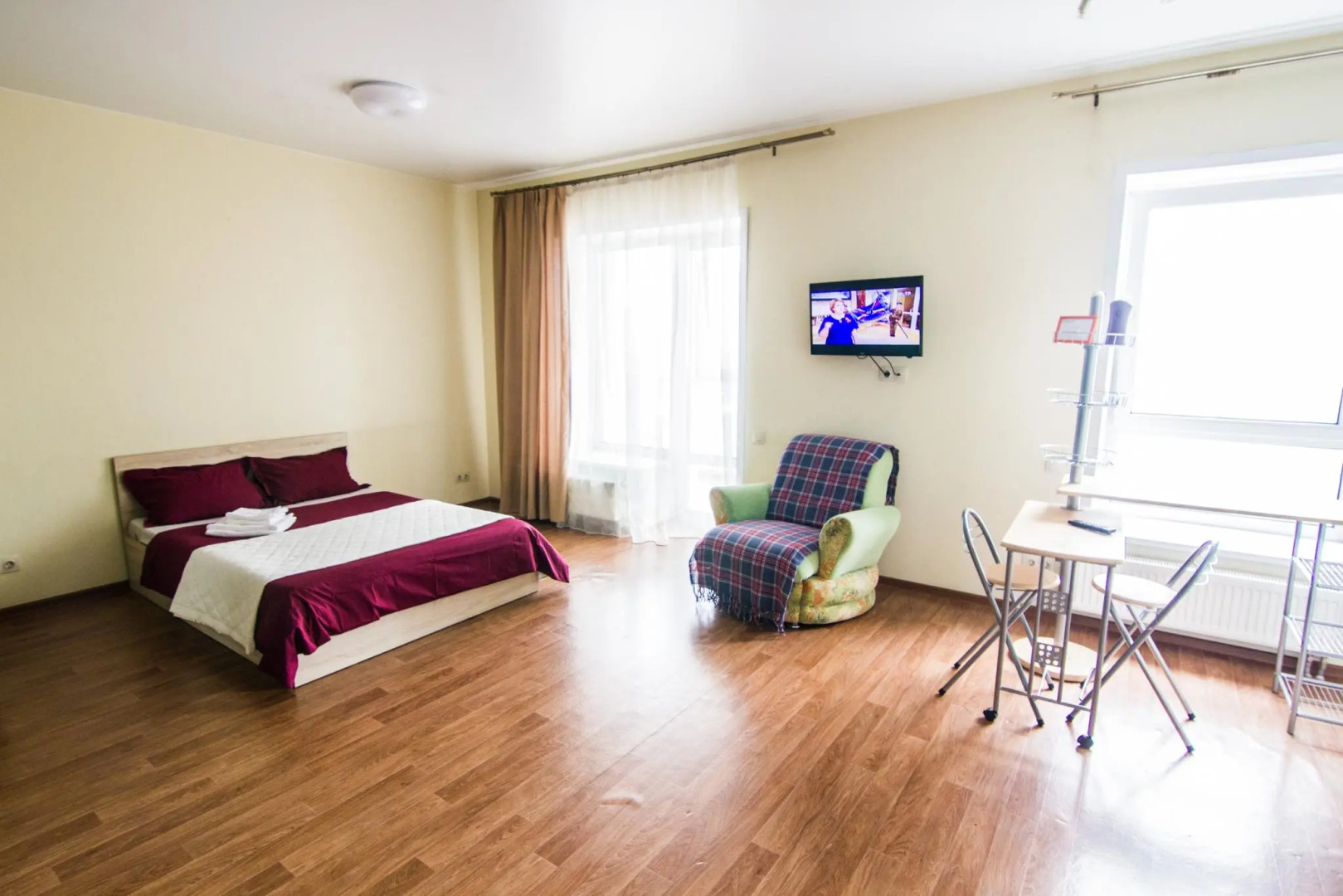 ЖивиТУТ на проспекте Комсомольский 80Е