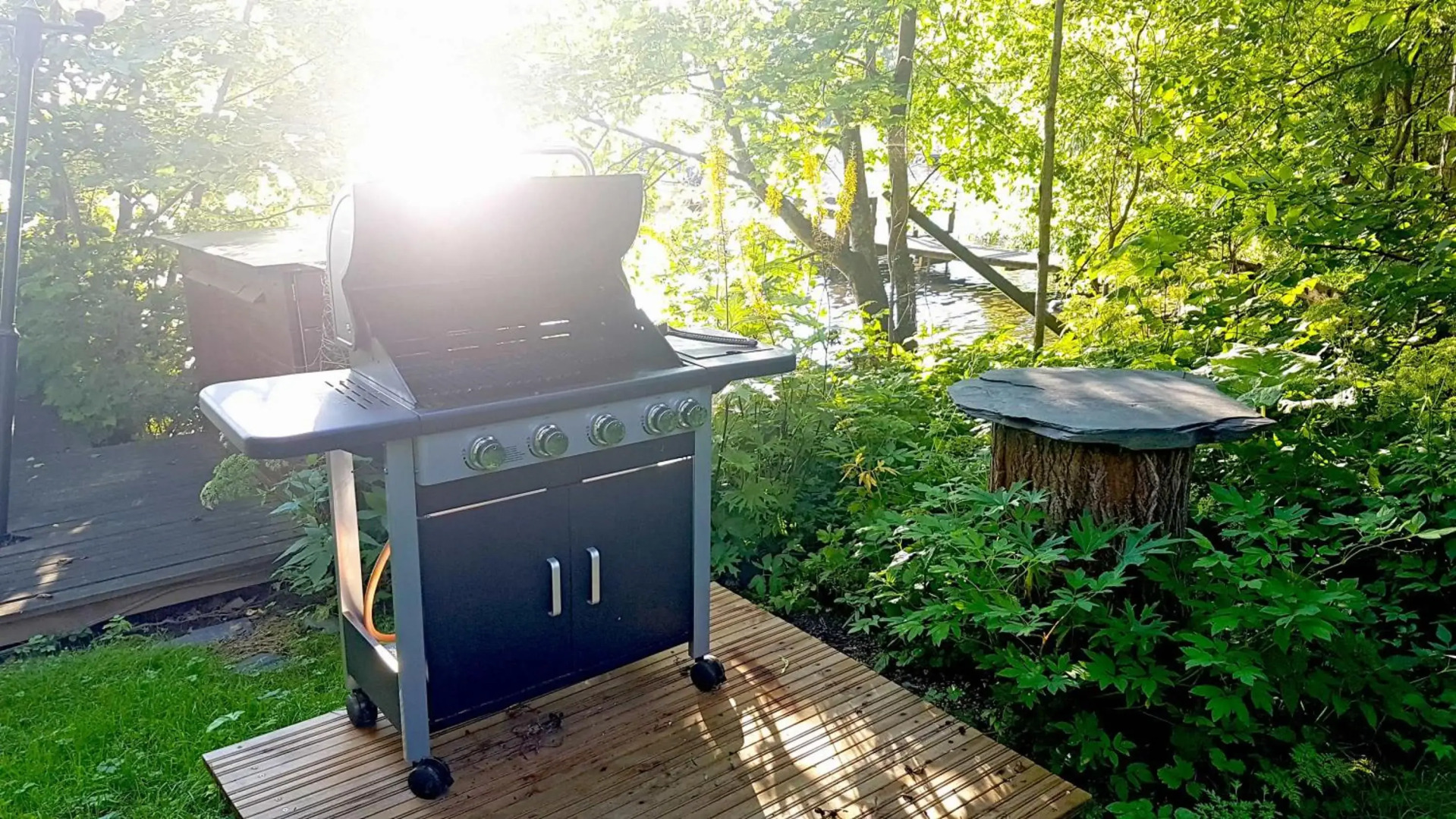 Theater and Beach Apartment