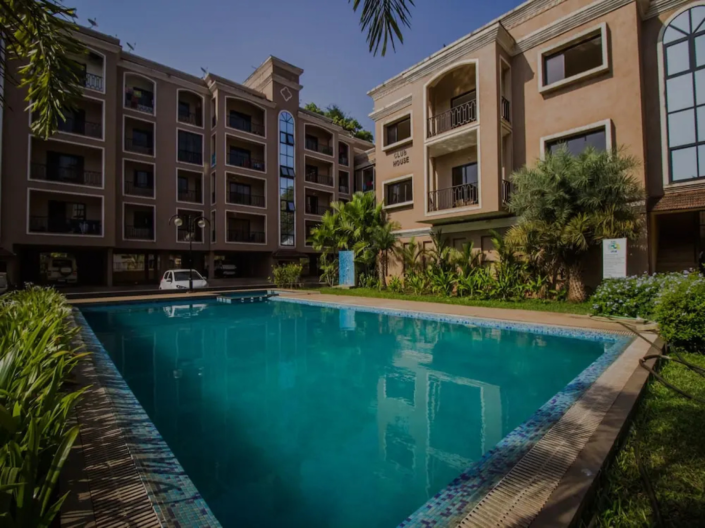 OYO 14114 Home Luxury 2BHK Sangolda