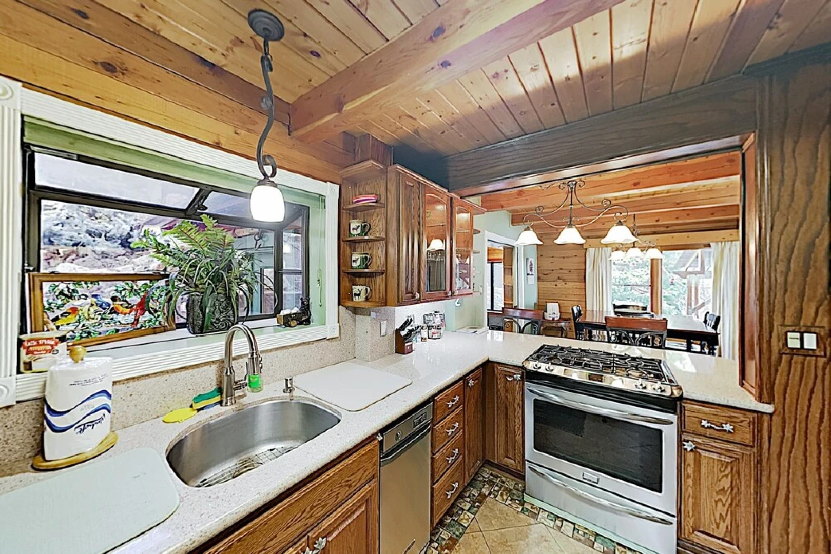 Expansive Haven W/ Fireplaces & Epic Game Room Home