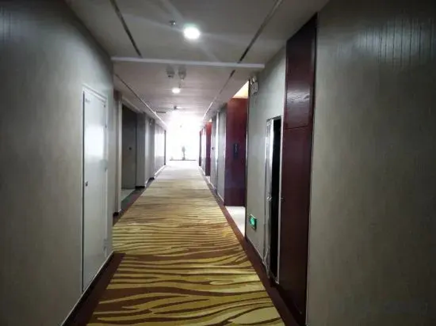 Shizuishan Jinguan Hotel