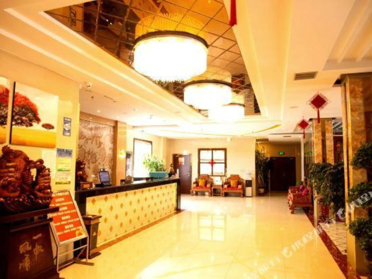 Baiyinquxinghongqiao Business Hotel