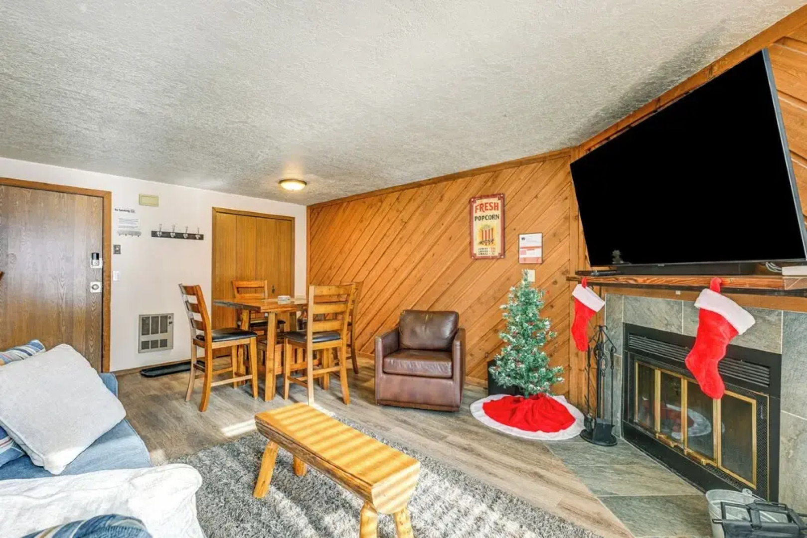 Timberbrook Village Condo: Community Pool, Hot Tub