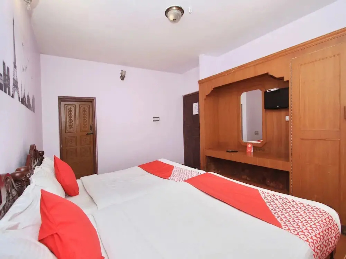 OYO 13597 Travel Stay Residency