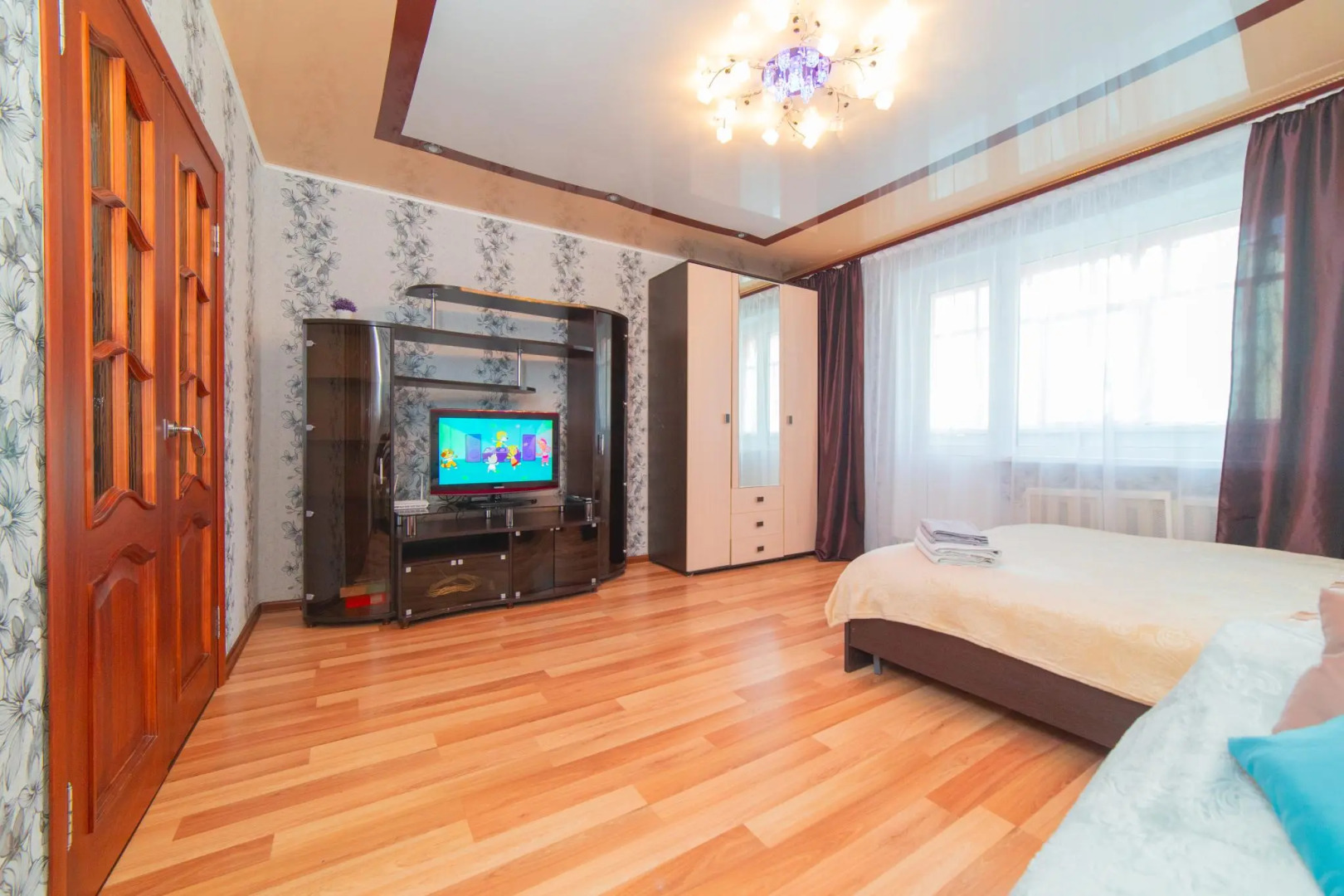 Ночник на улице Муравленко 35