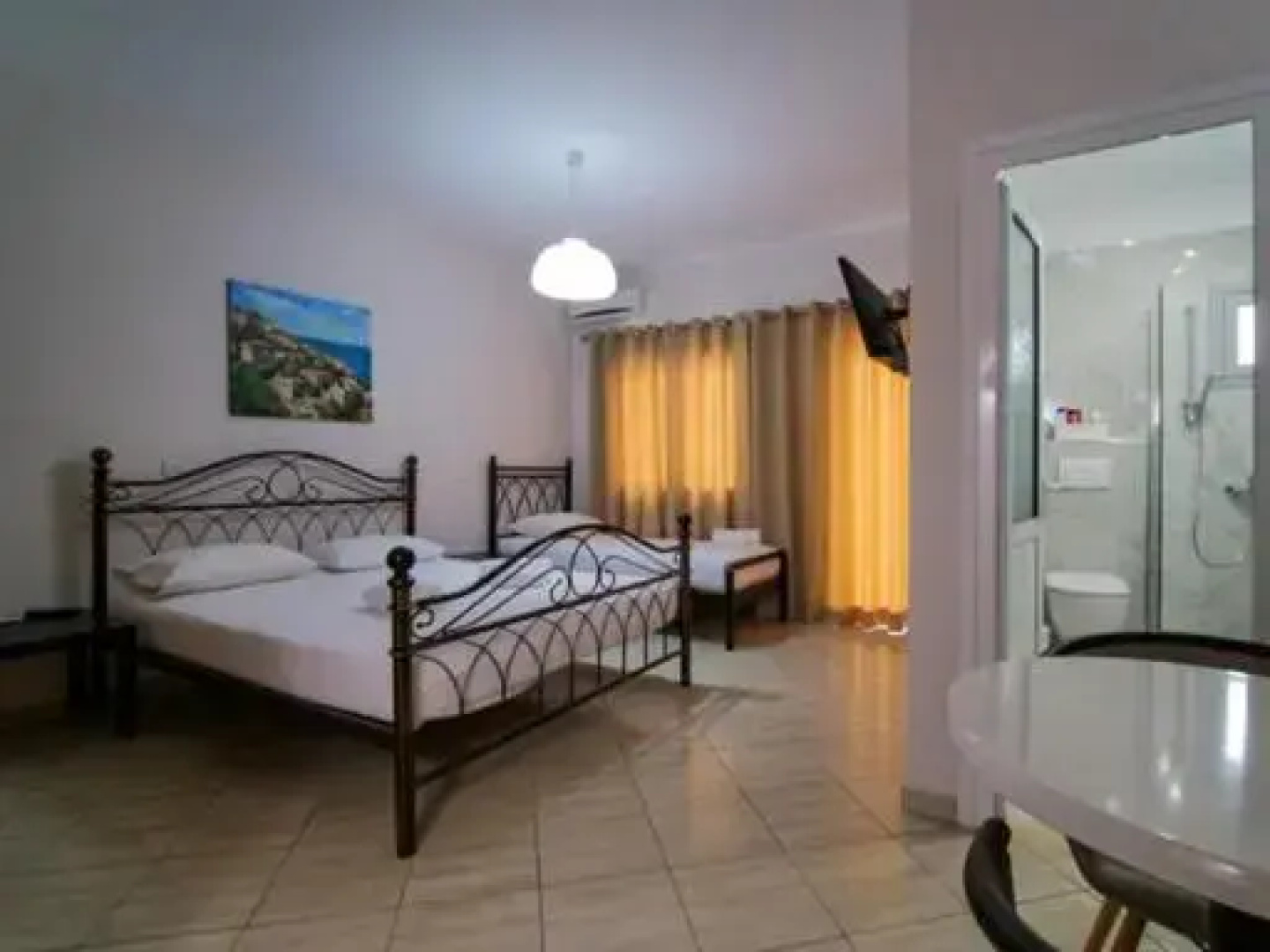 Vironas Rooms