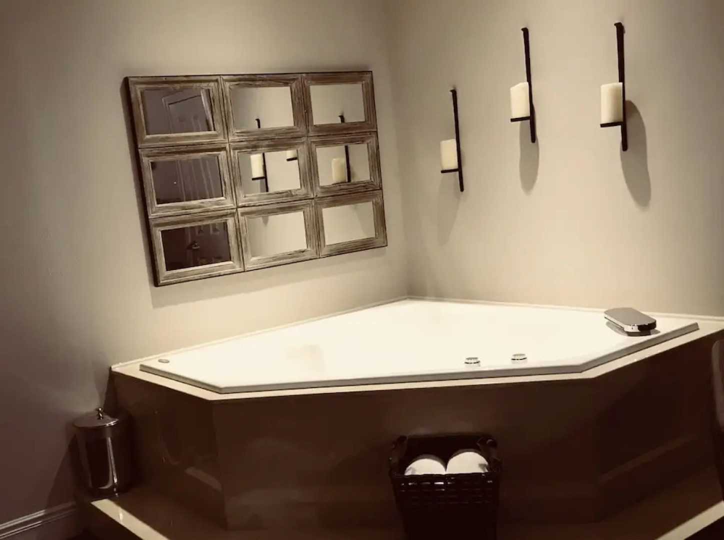 Pinemark Inn & Suites