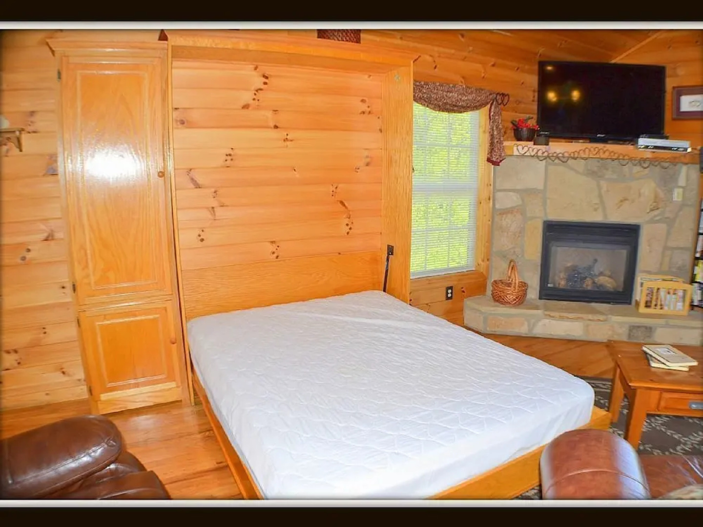 Amore Mountain Retreat - 1 Br cabin by RedAwning