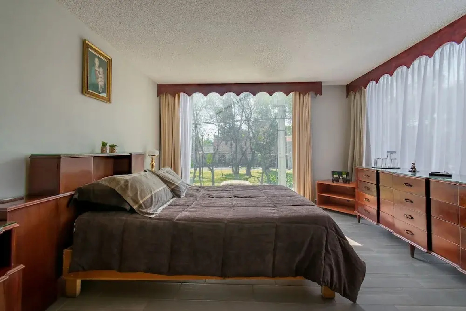 JUUB Private 1 Bedroom at Echegaray