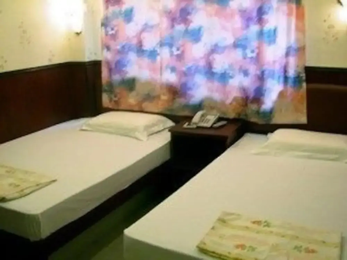 Oriental Pearl Budget Hotel