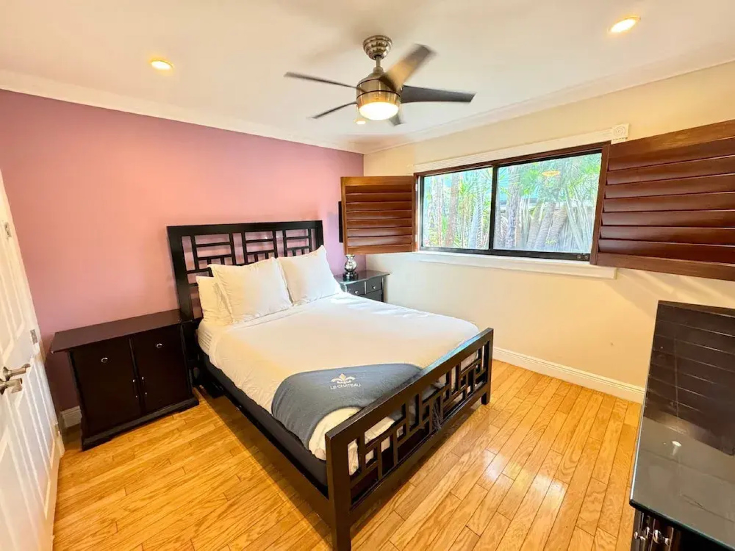 Vidal Manor 4BR Oasis w Pool Cabana- Wilton Dr