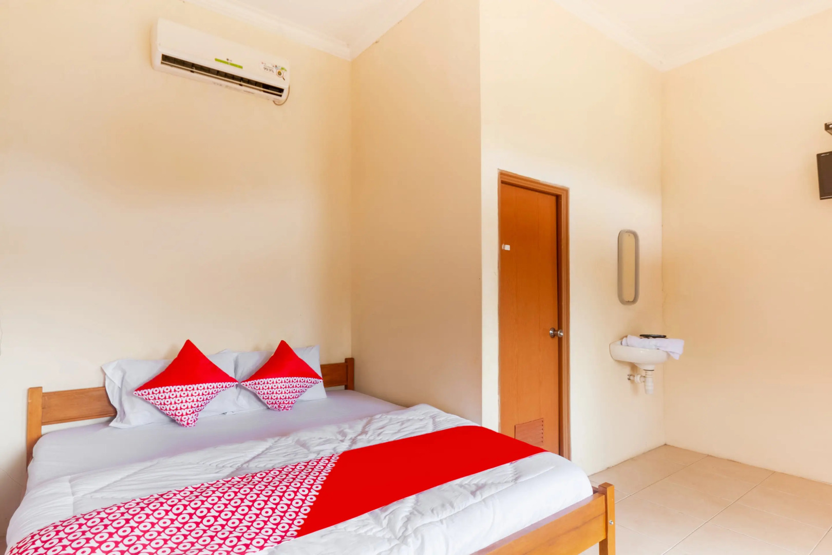 OYO 2471 Swarna Raya